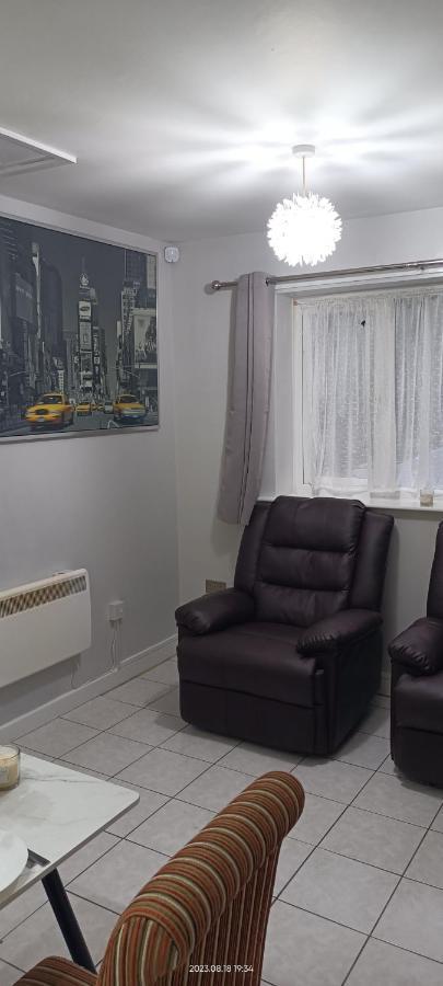 Lister Park Bradford Stylish 1Bed Coach House - Quiet & Tranquil Cottage & Parking Exterior photo